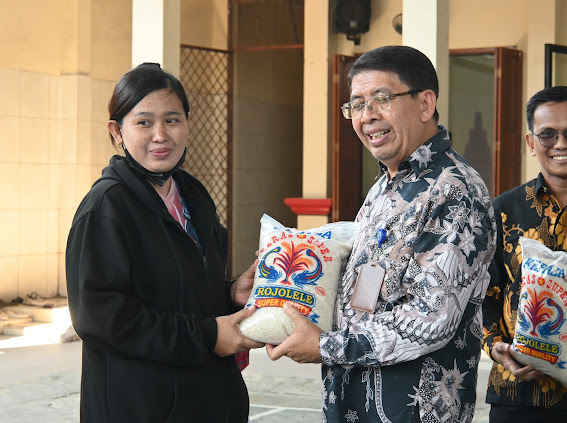 PERAYAAN WAISAK SMK Yadika 10 Kosambi